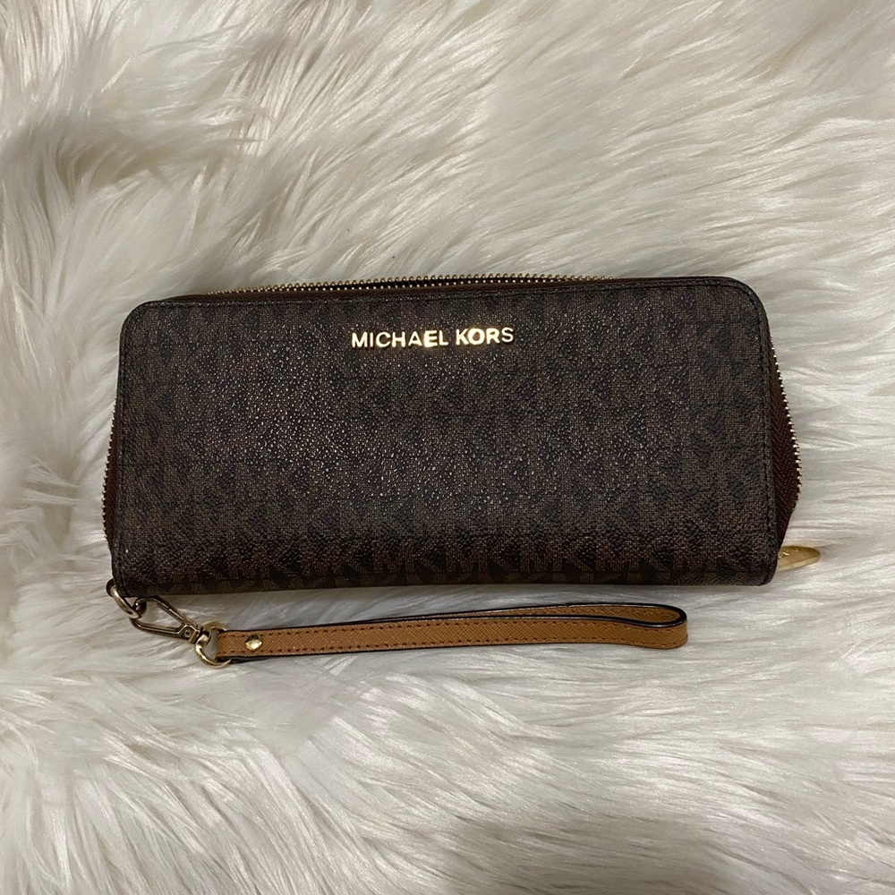Michael Kors Large Logo Continental Wallet